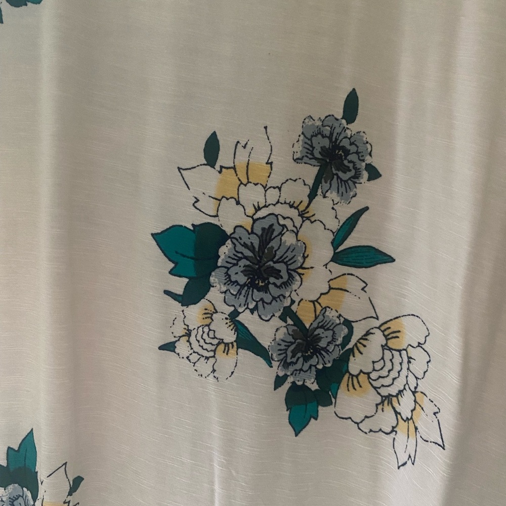 Maurices 24/7 floral tee XL